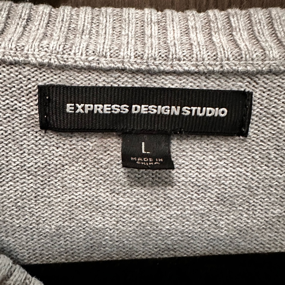 Express size large sweater - Picture 3 of 4